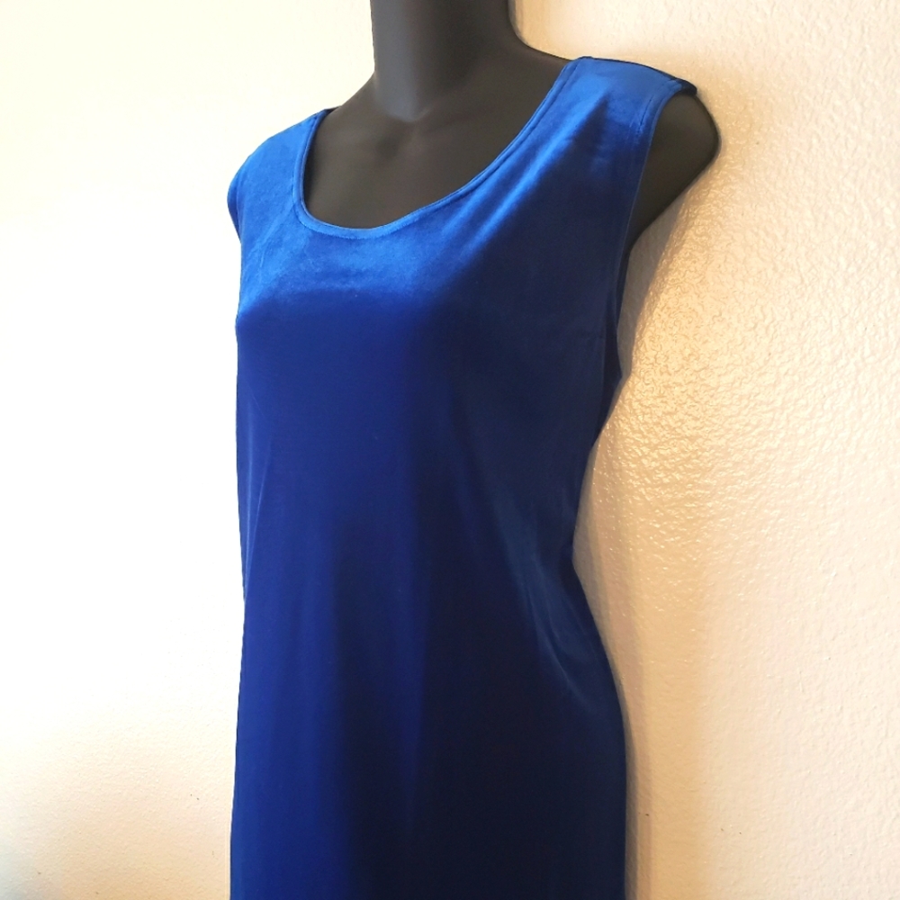 Beautiful Royal Blue velvet Bob Mackie wearable art. Tank top size L NWOT